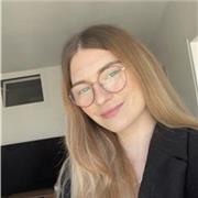 Professeur particulier donne cours de soutien scolaire aux étudiants et / ou élèves ayant des difficultés en mathématiques